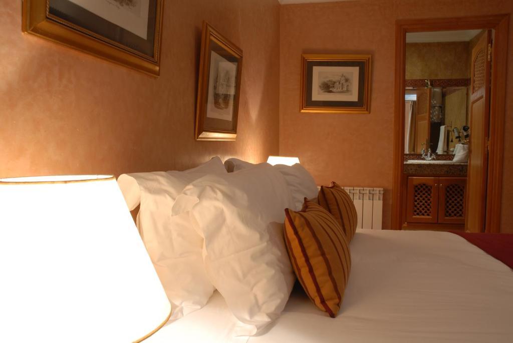 Hotel Le Palais Des Cerisiers Azrou Zimmer foto
